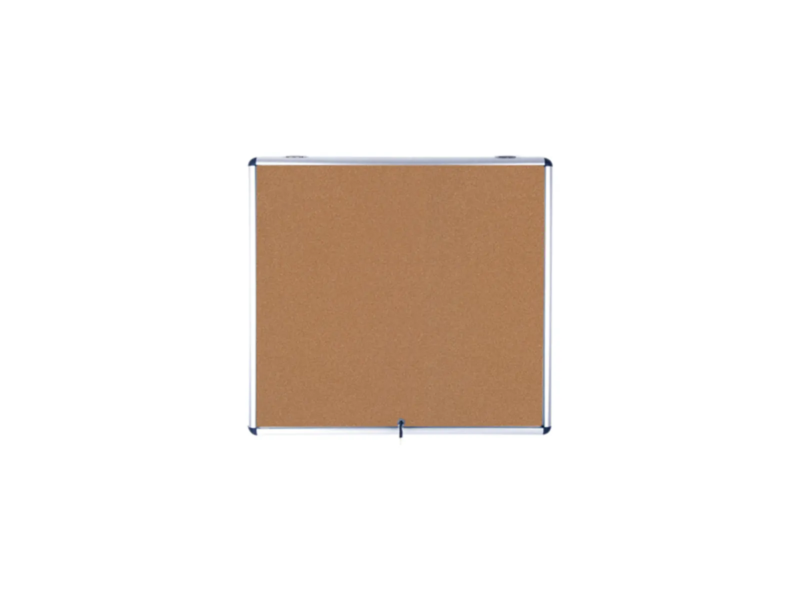 Vitrina de anuncios de interior Lamirotil Eco-100 con puerta elevable y fondo de corcho, vista de estudio