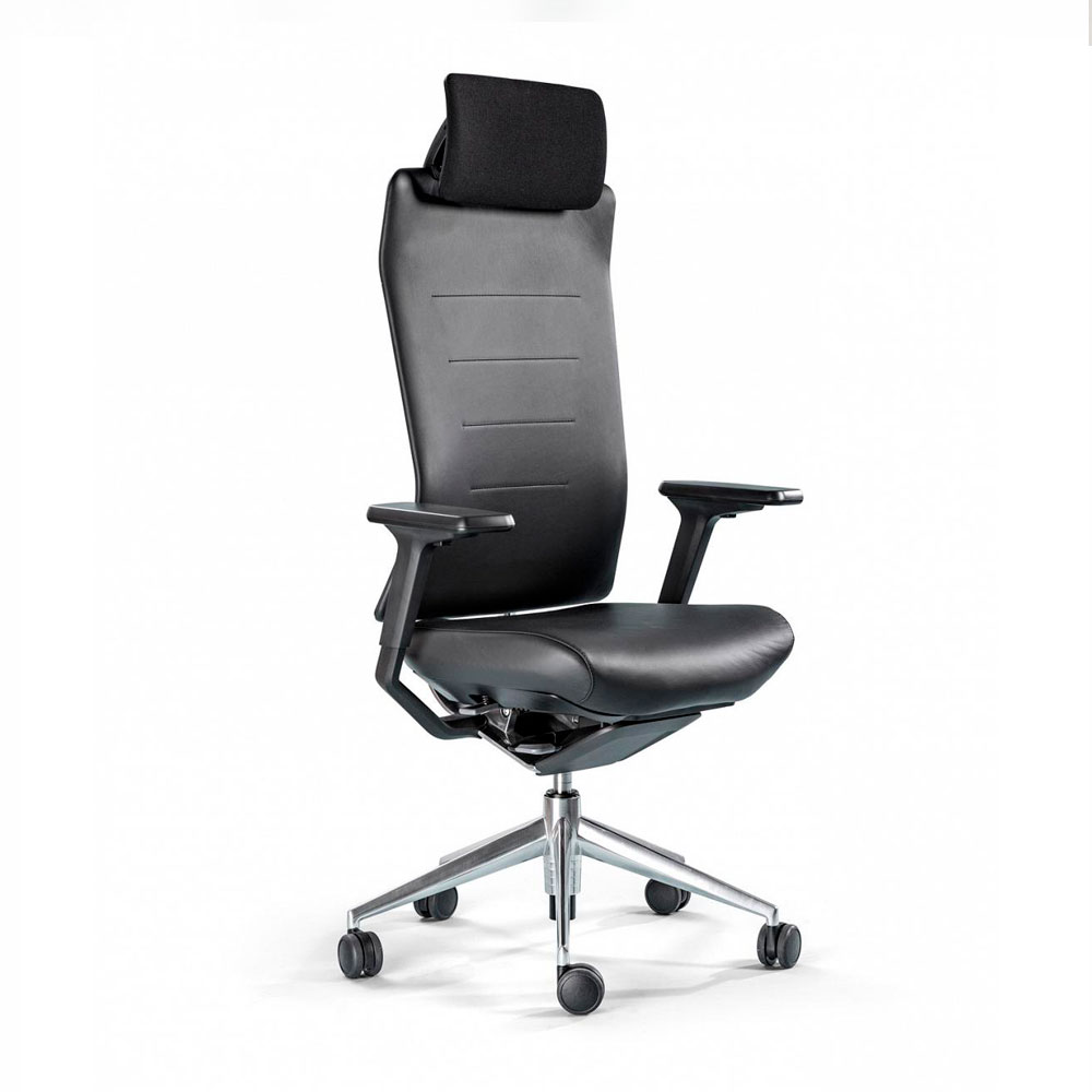 una silla de oficina negra con un asiento de cuero negro.