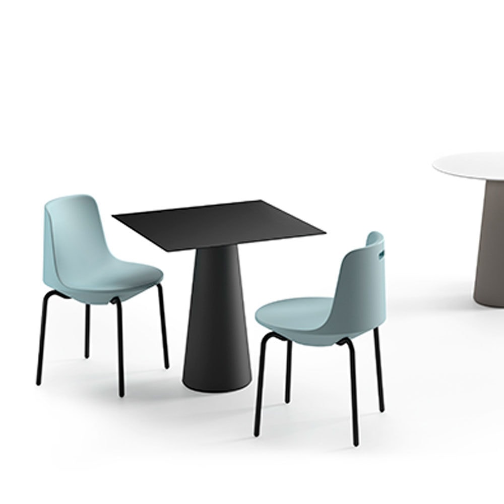 Plust Fura dining table