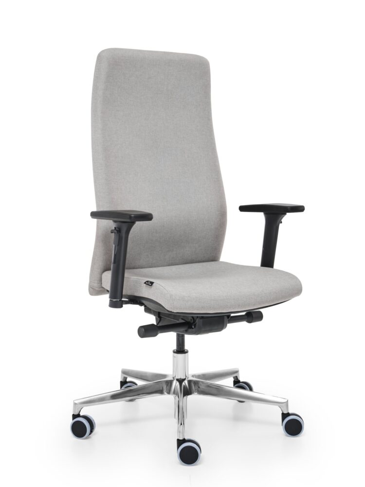 Silla direccional Alpha de SYTA 4 Silla direccional Alpha de SYTA para despacho profesional