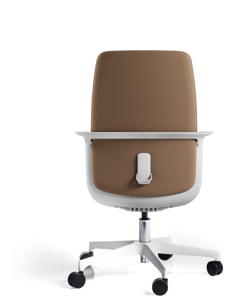 Silla direccional Levita de SYTA 6 Silla direccional Levita de SYTA para despacho profesional